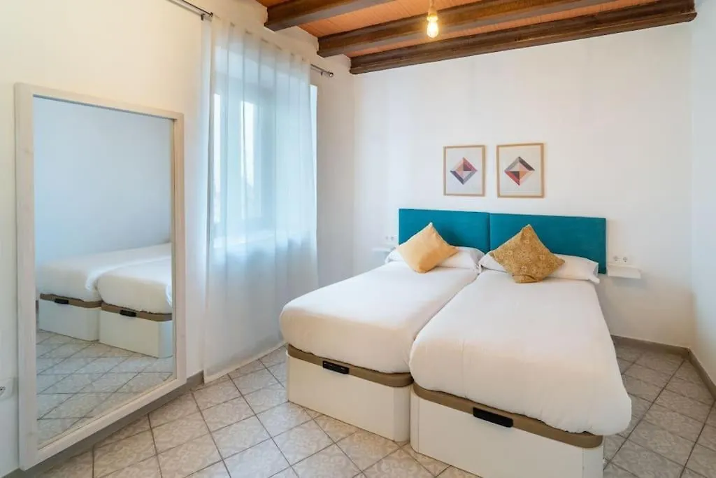Delightful Apartment Steps From Cordoba'S Wonders