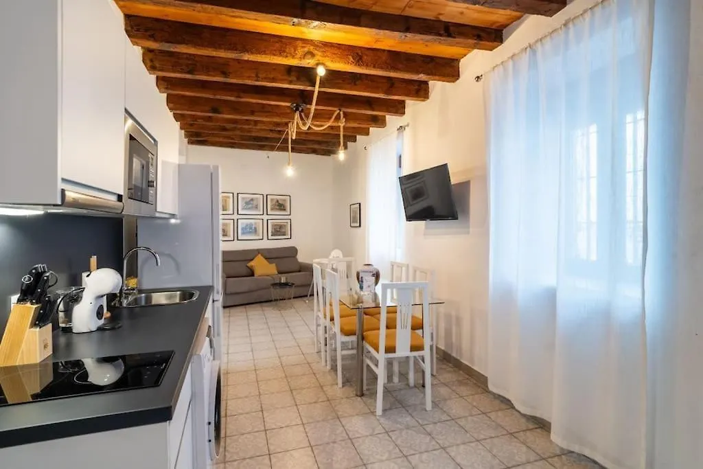 Delightful Apartment Steps From Cordoba'S Wonders